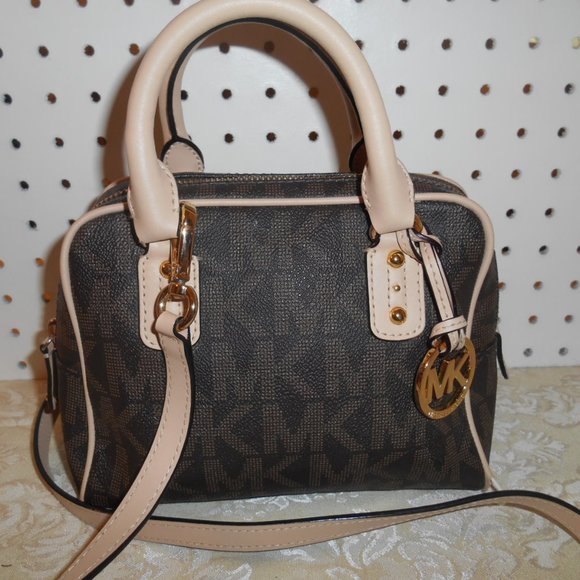 MICHAELS KORS SIGNATURE LEATHER MINI HOBO HANDBAG - Picture 4 of 8